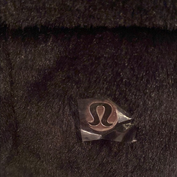 lululemon athletica Black Tote with Plush Texture and Quilted Design. Mini size - Picture 6 of 6